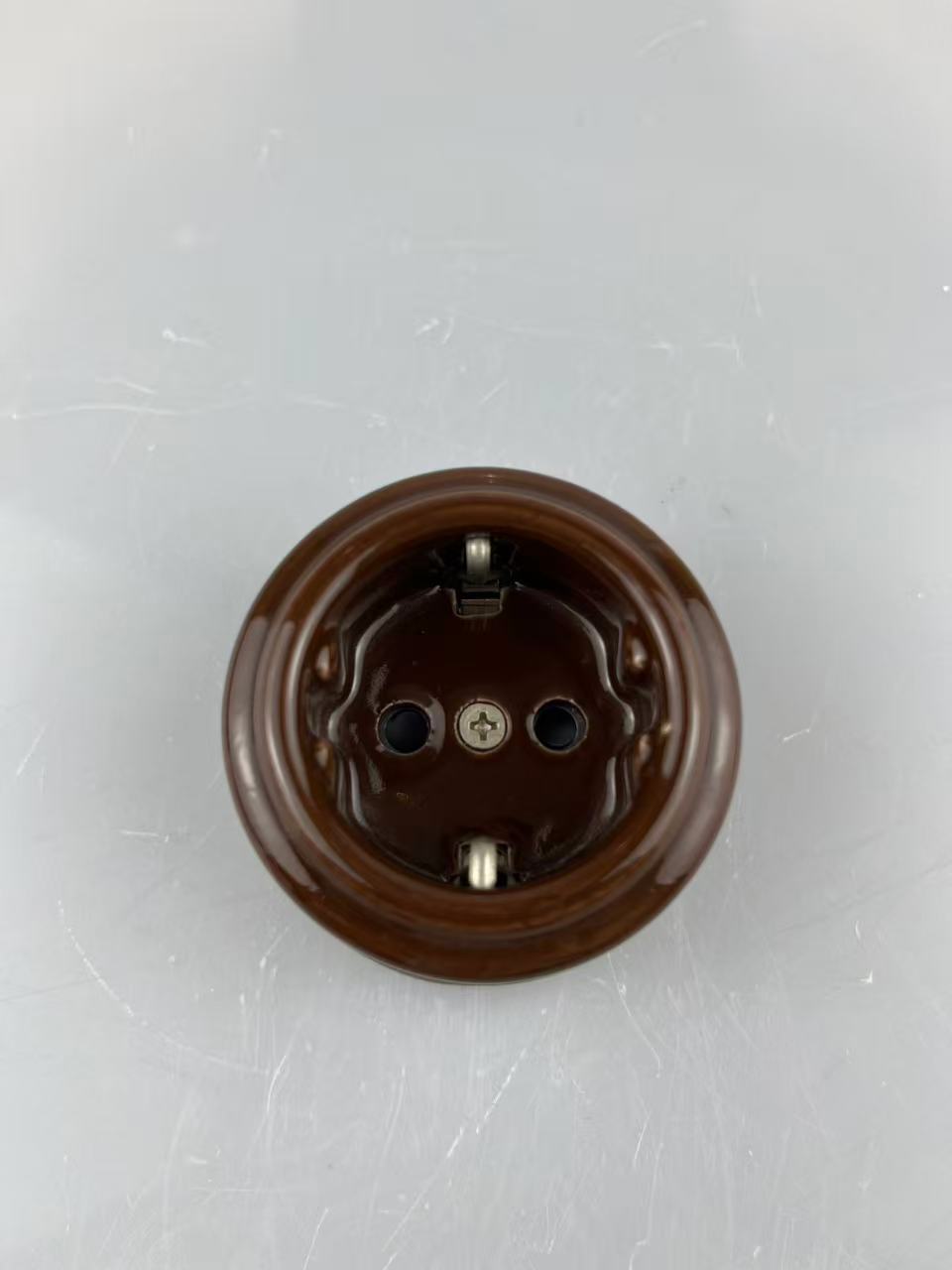 CERLUME Surface-Mounted Ceramic Schuko Socket, Without Safety Shutters – Brown