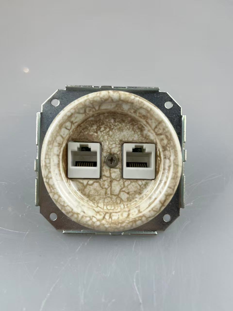 CERLUME Flush-Mounted Ceramic Data/Telephone Socket, WAN+LINE