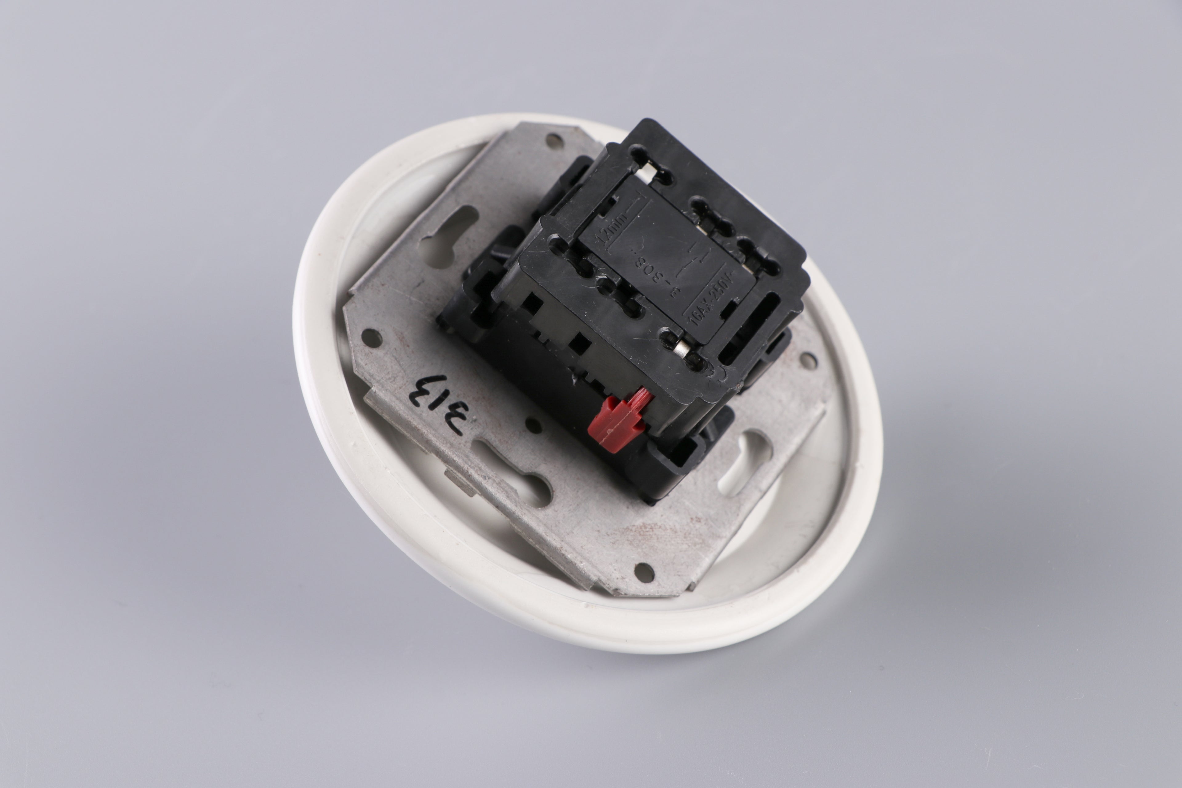 CERLUME Flush-Mounted Ceramic Rotary Switch, One-Way – White