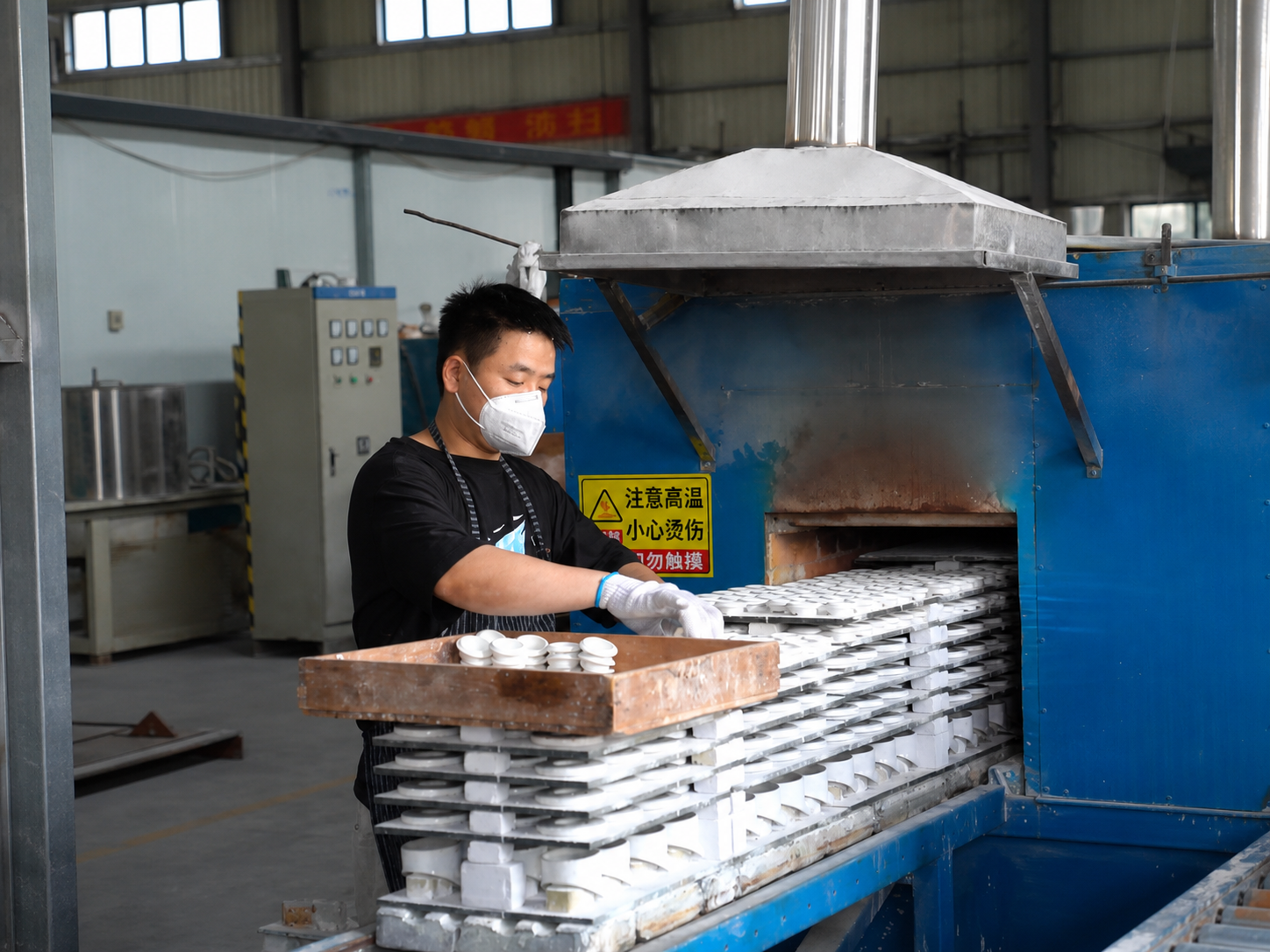 Ceramic firing production at Minqing Yazhong Ceramics